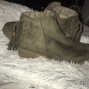 Tassel suede booties